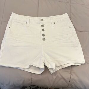 Time in true size 8, white butterfly shorts